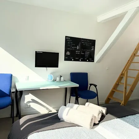 M18 Hotel 3*