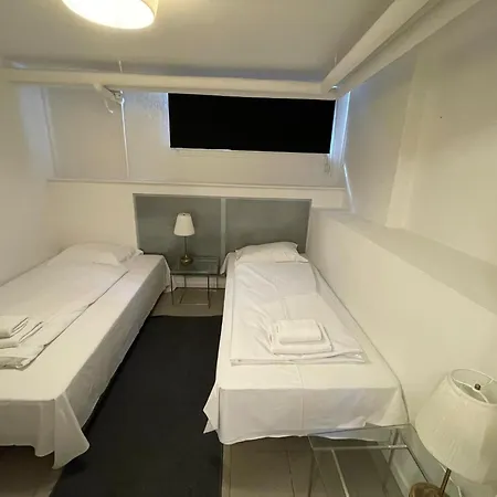 M18 Hotel